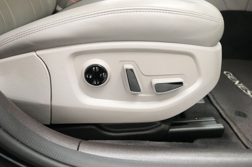 2015 Hyundai Genesis