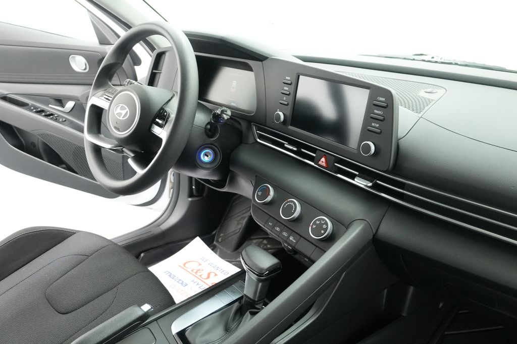 2024 Hyundai Elantra