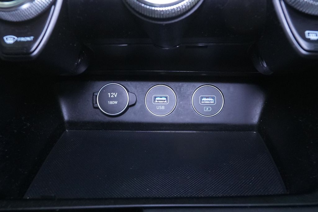 2023 Genesis G70