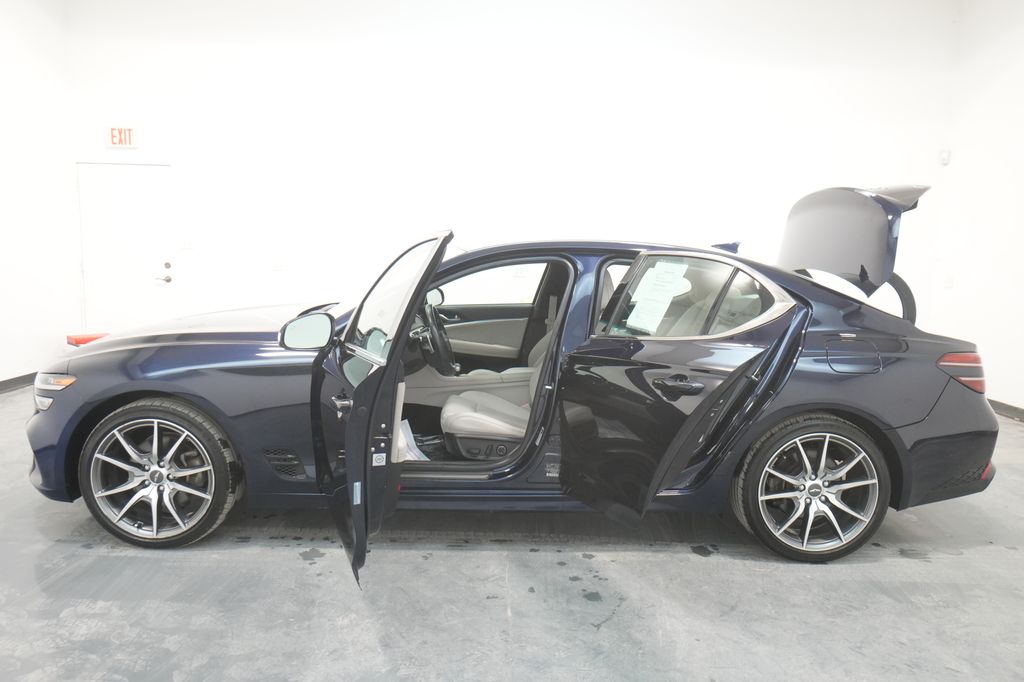 2023 Genesis G70