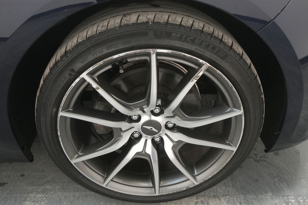 2023 Genesis G70