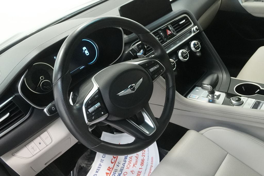 2023 Genesis G70