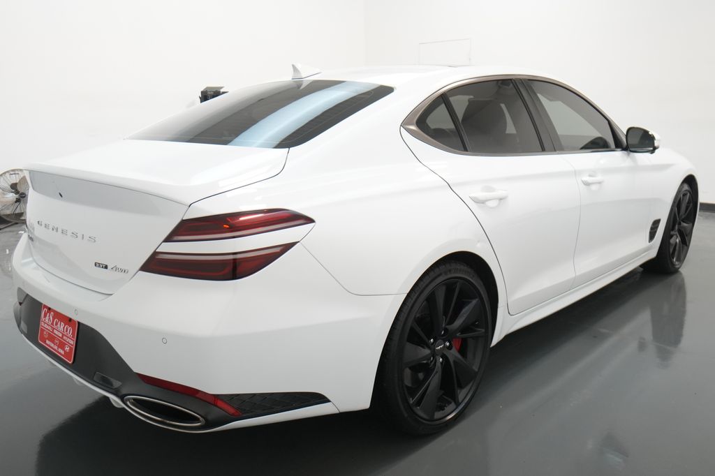 2023 Genesis G70
