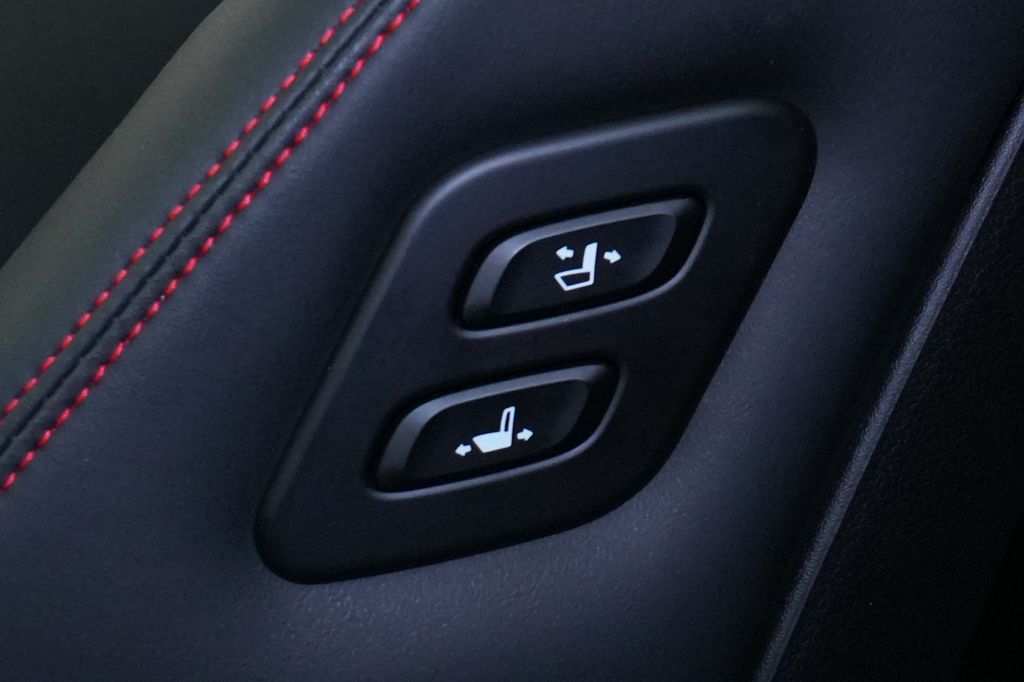 2023 Genesis G70
