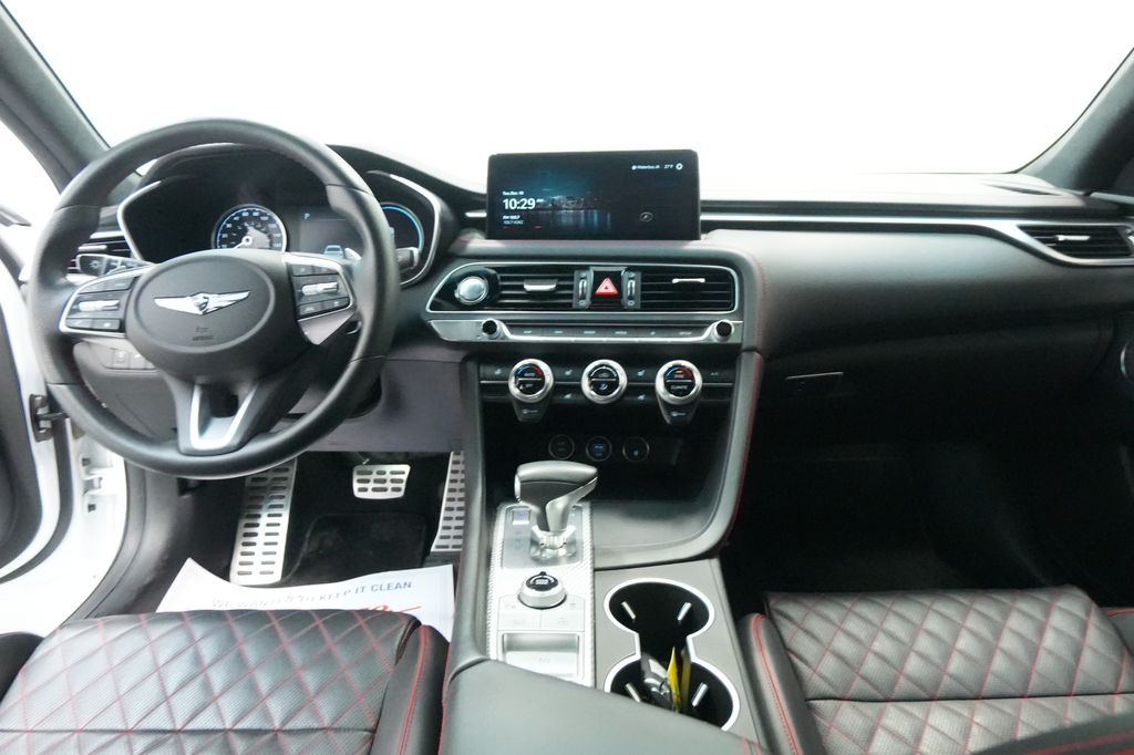 2023 Genesis G70