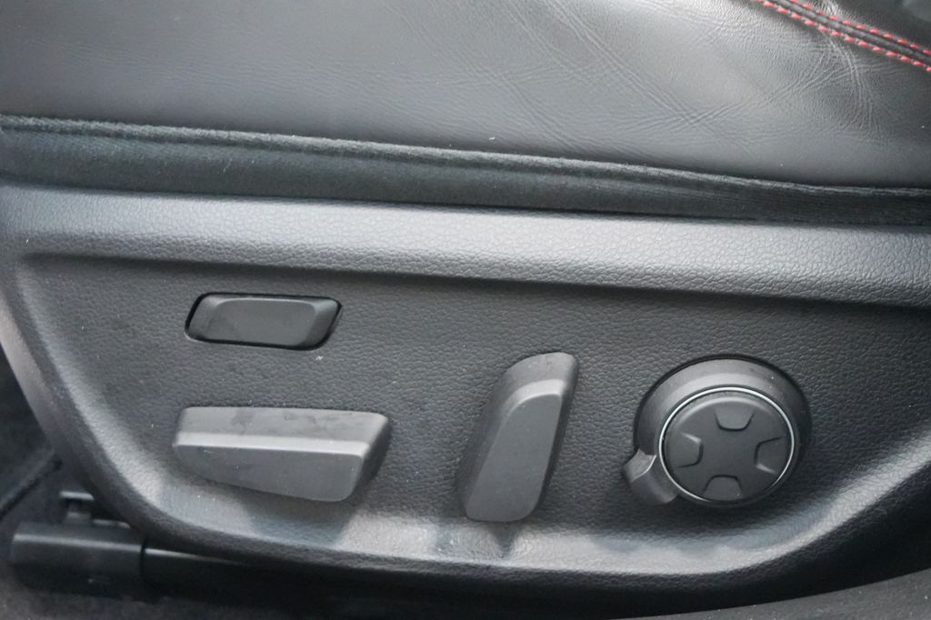 2023 Genesis G70