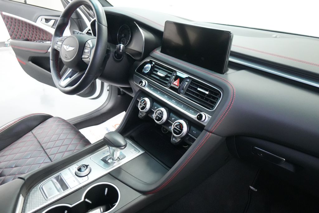 2023 Genesis G70