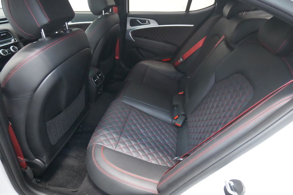 2023 Genesis G70