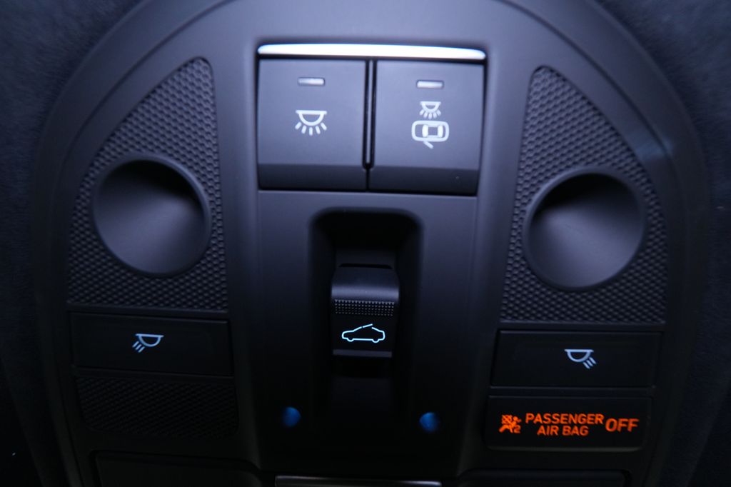 2023 Genesis G70