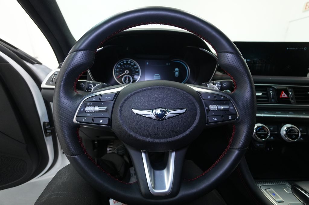 2023 Genesis G70