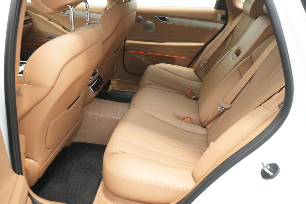 2025 Genesis G80