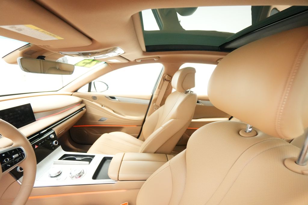 2025 Genesis G80