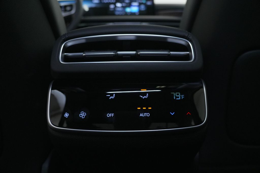 2025 Genesis G80