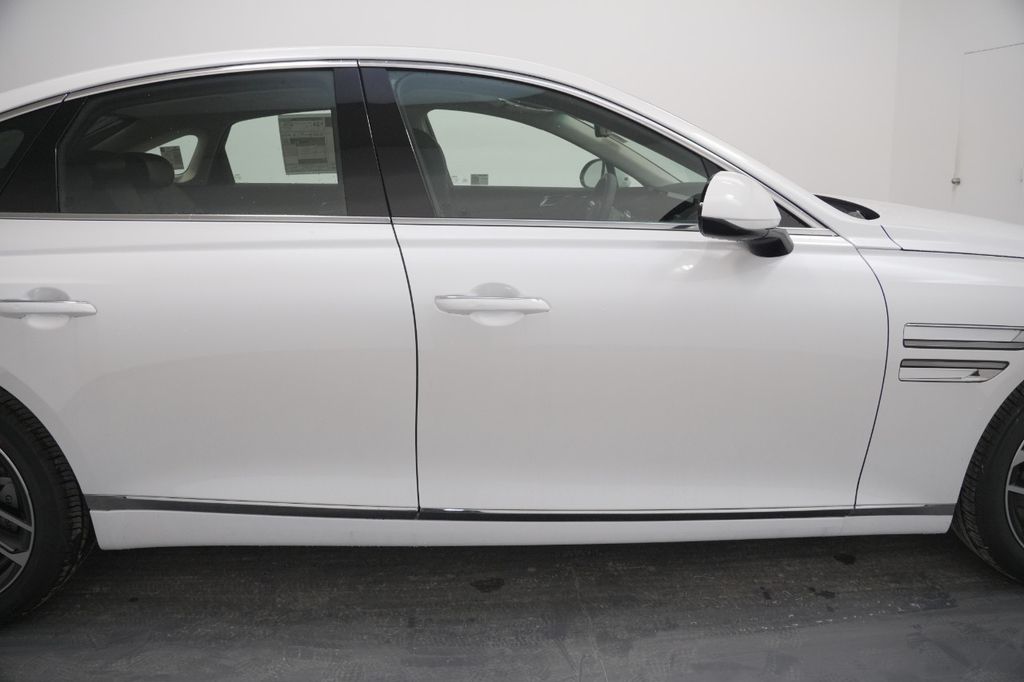 2025 Genesis G80