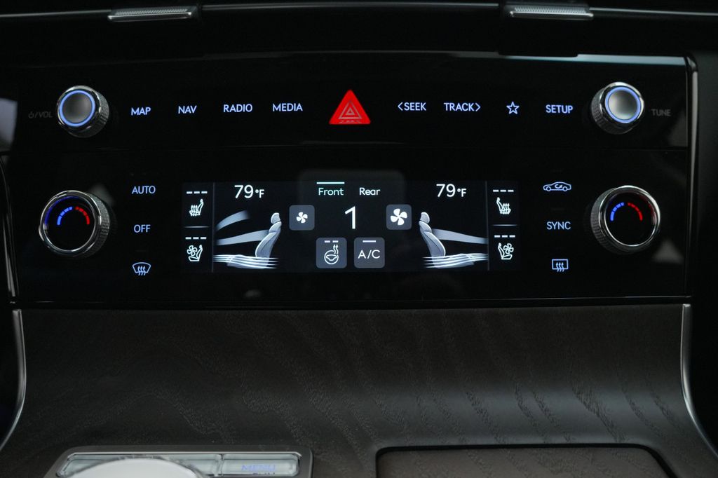 2025 Genesis G80