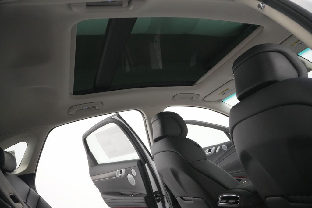 2025 Genesis G80
