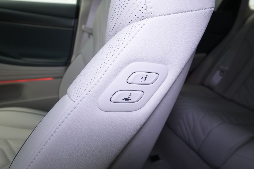 2026 Genesis G80
