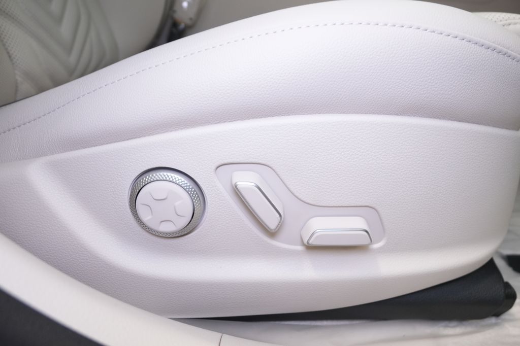 2026 Genesis G80
