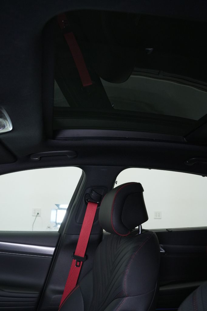 2025 Genesis G80