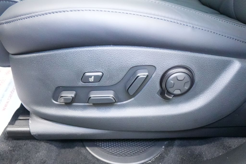 2026 Genesis GV80