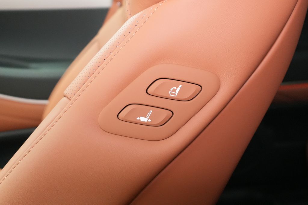2026 Genesis GV80
