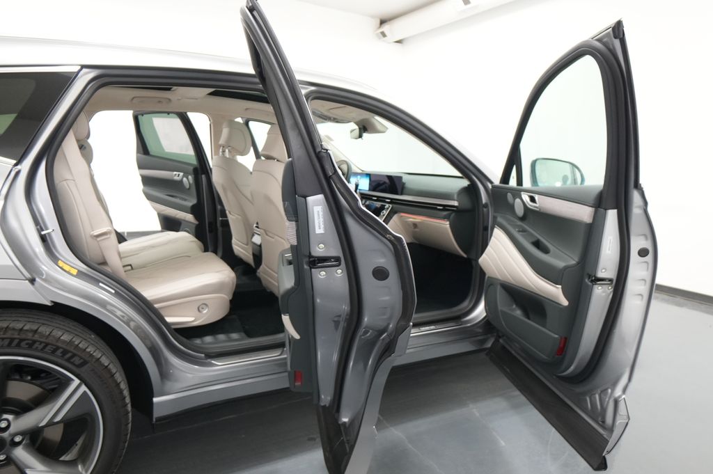 2026 Genesis GV80