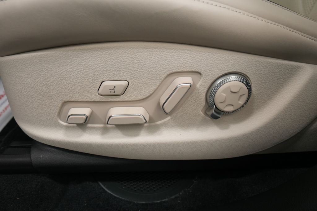 2026 Genesis GV80