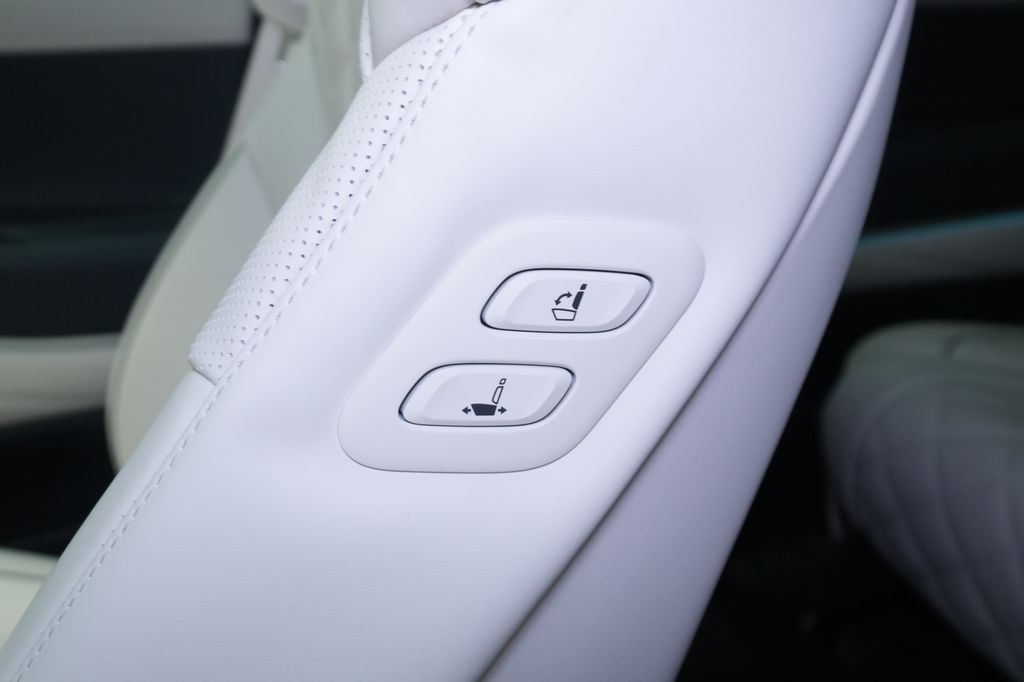 2026 Genesis GV80