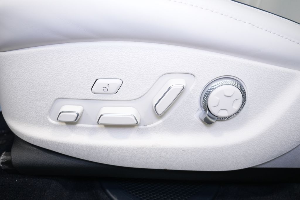 2026 Genesis GV80