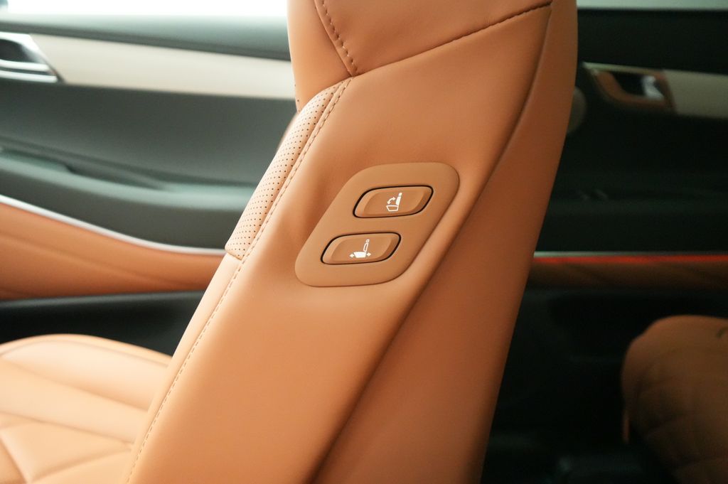 2026 Genesis GV80