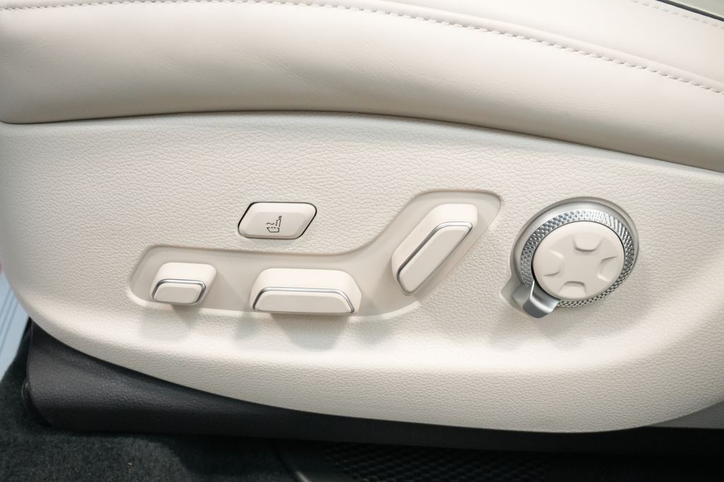 2026 Genesis GV80
