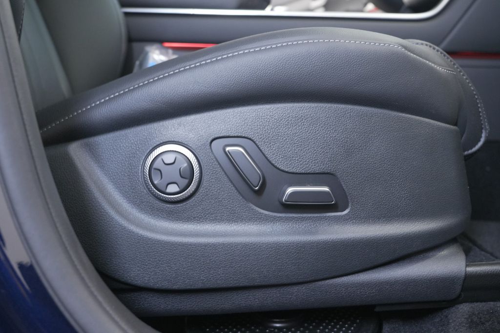 2025 Genesis GV80