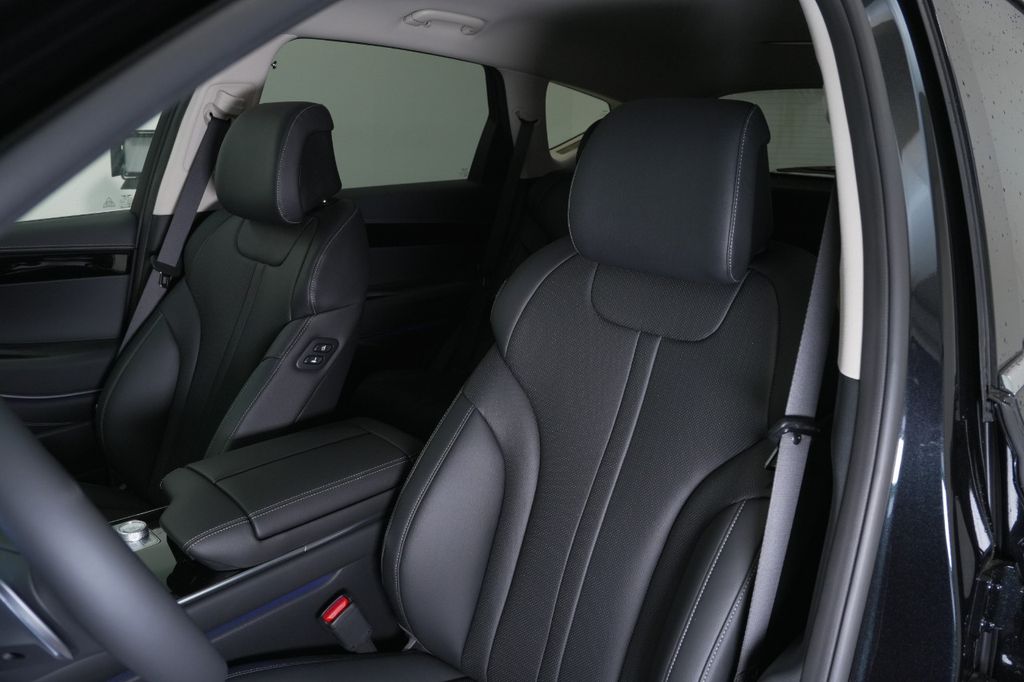 2025 Genesis GV80