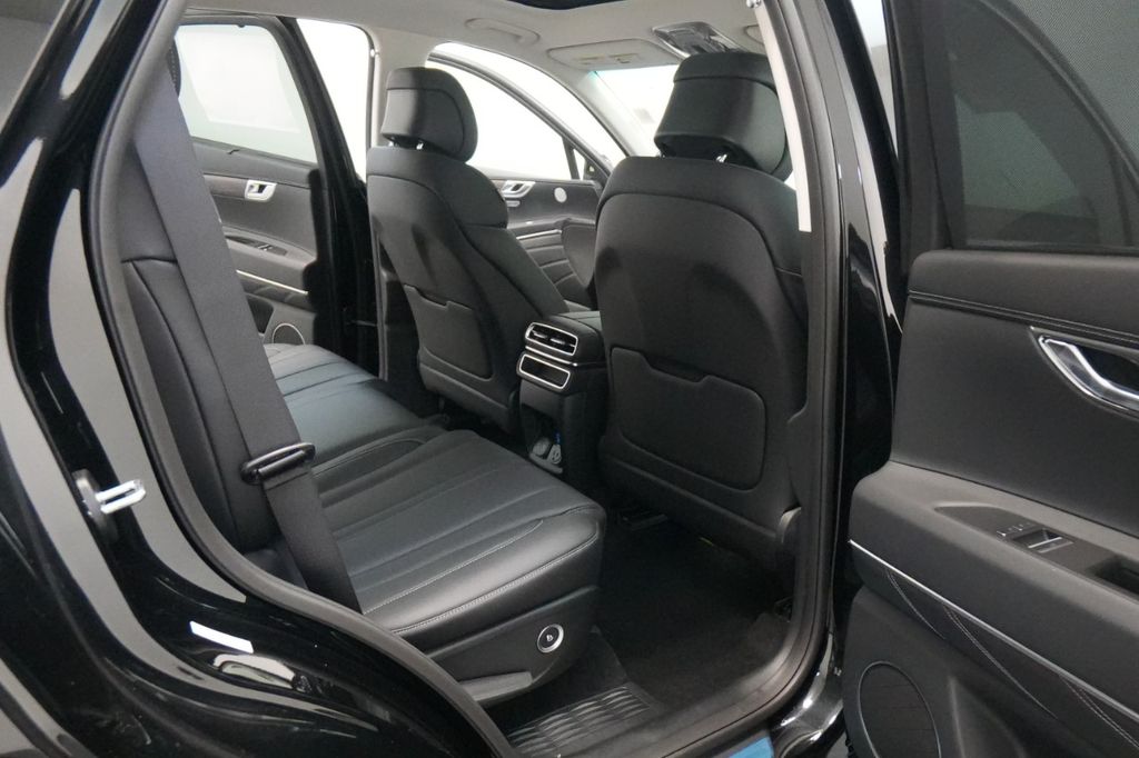 2025 Genesis GV80