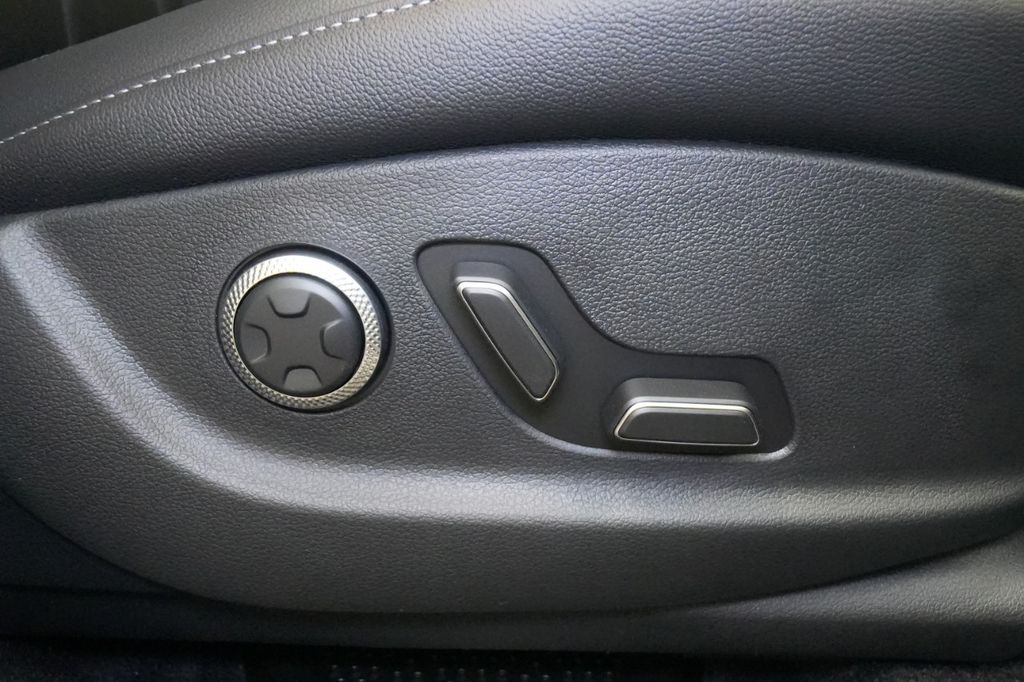 2025 Genesis GV80