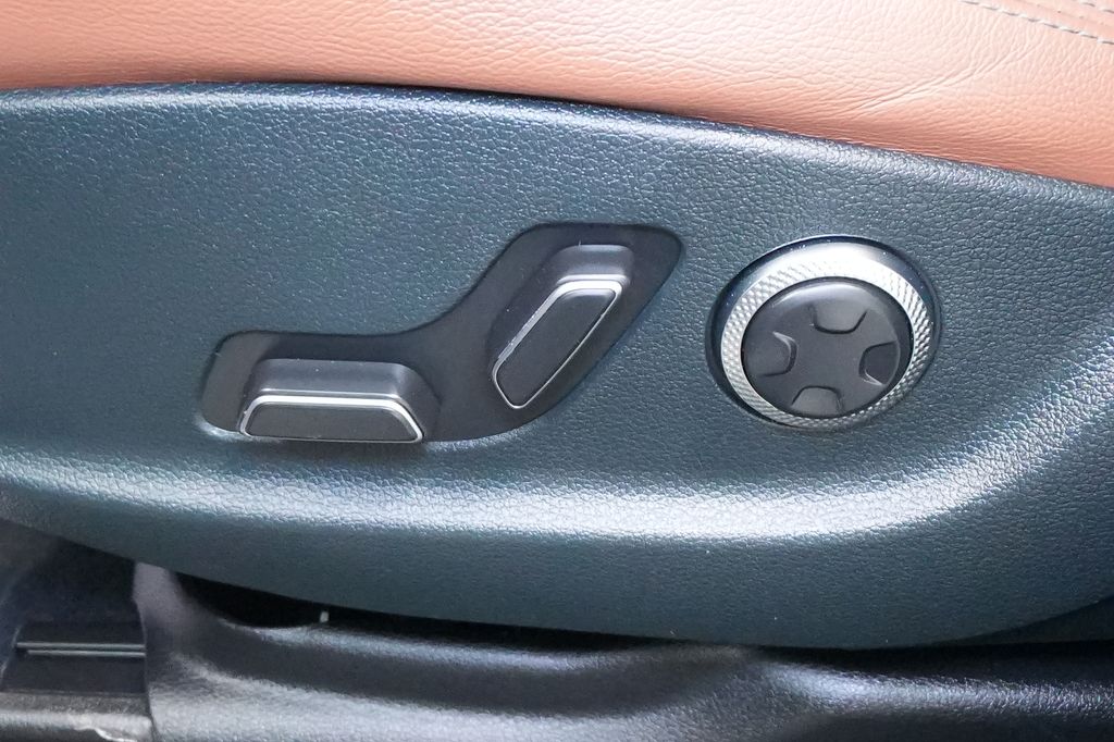 2023 Genesis GV70