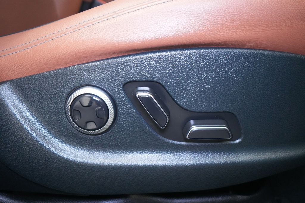 2023 Genesis GV70