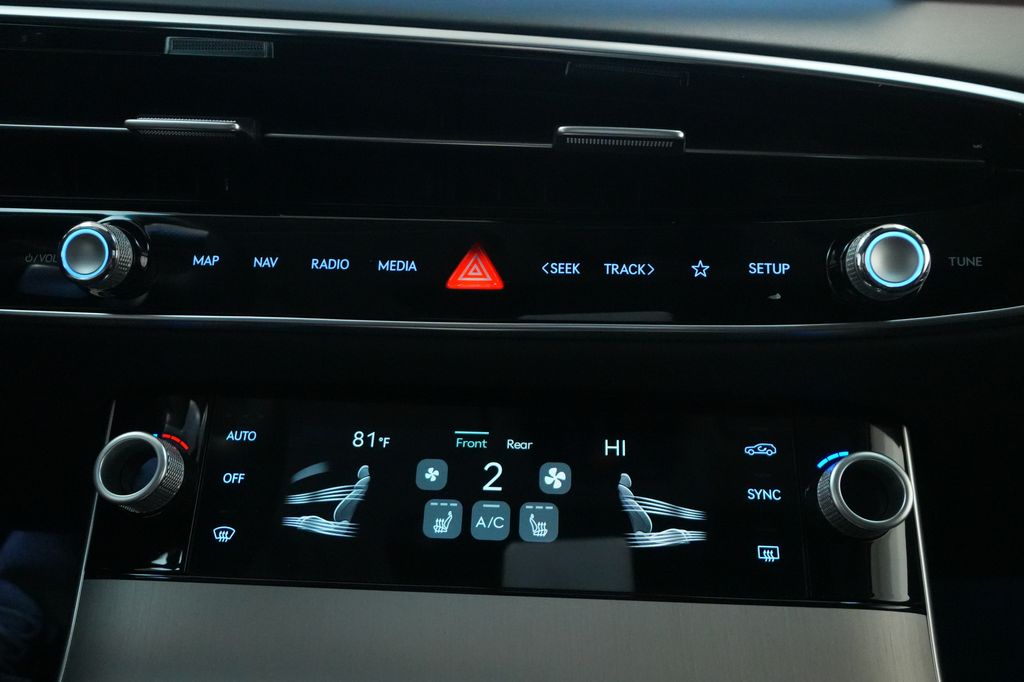 2026 Genesis GV70