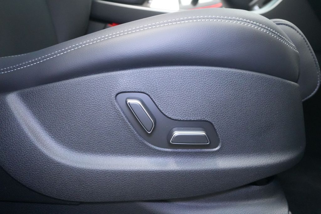 2026 Genesis GV70