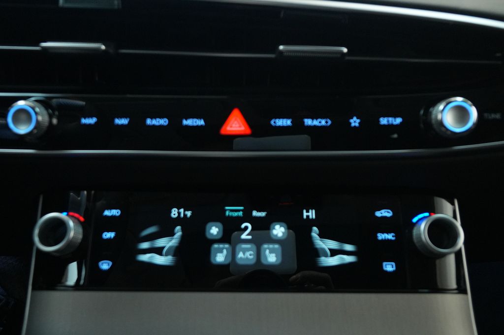 2026 Genesis GV70