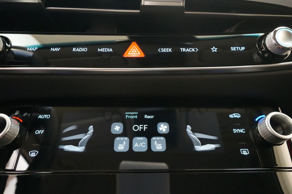 2026 Genesis GV70