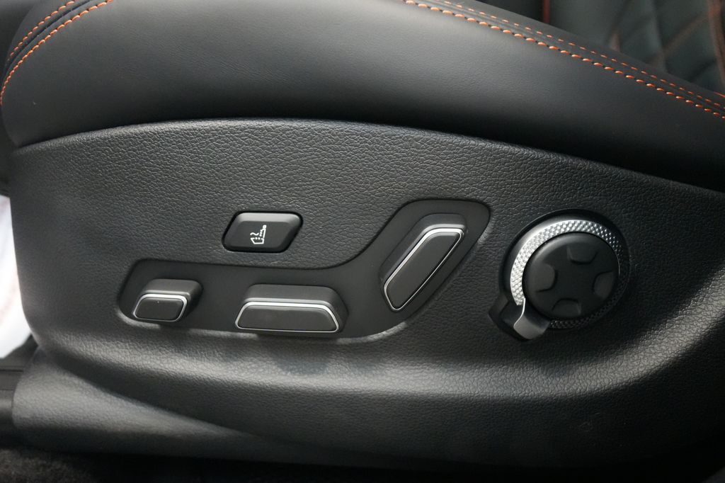 2026 Genesis GV70