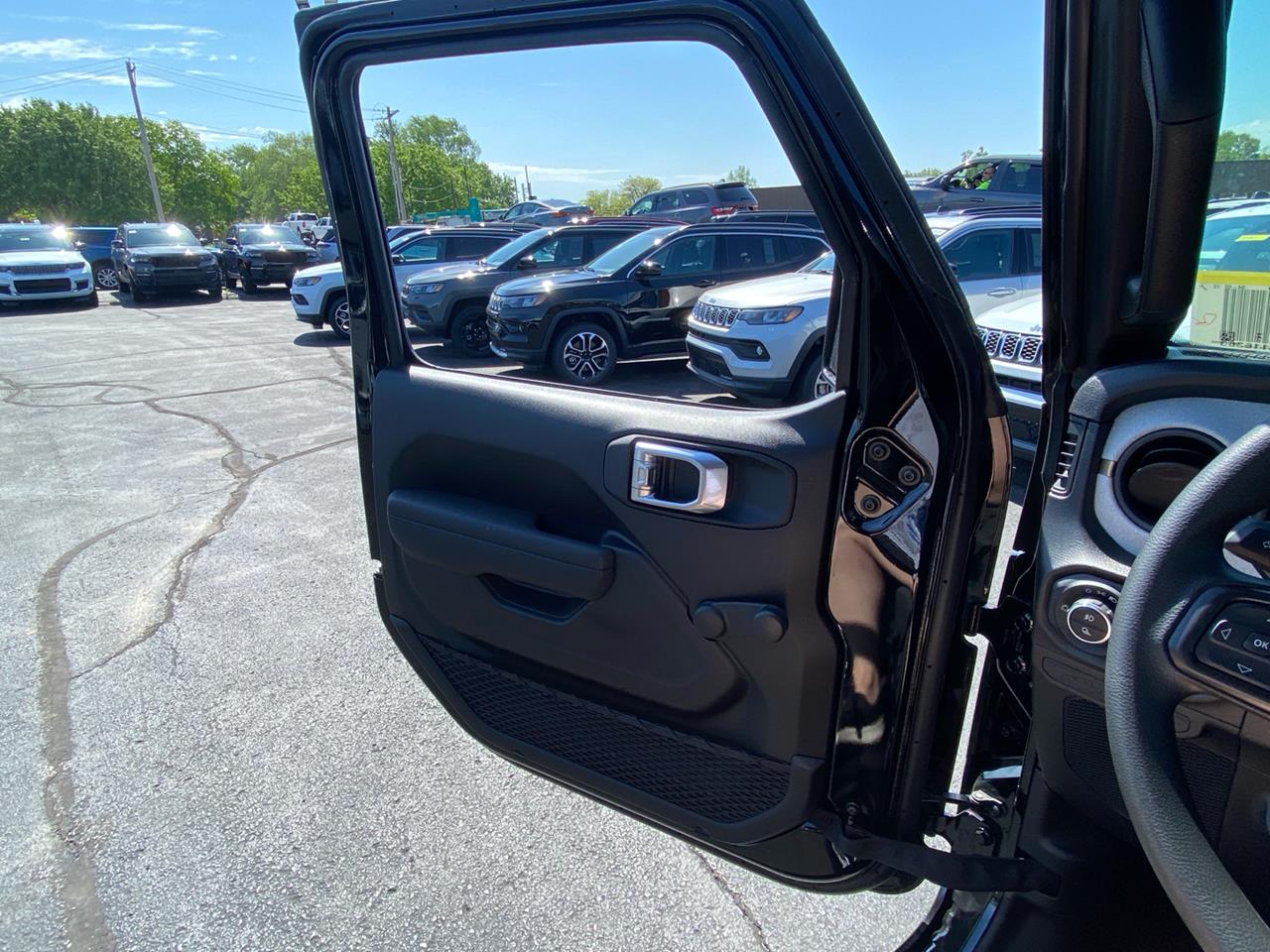 2024 Jeep Gladiator