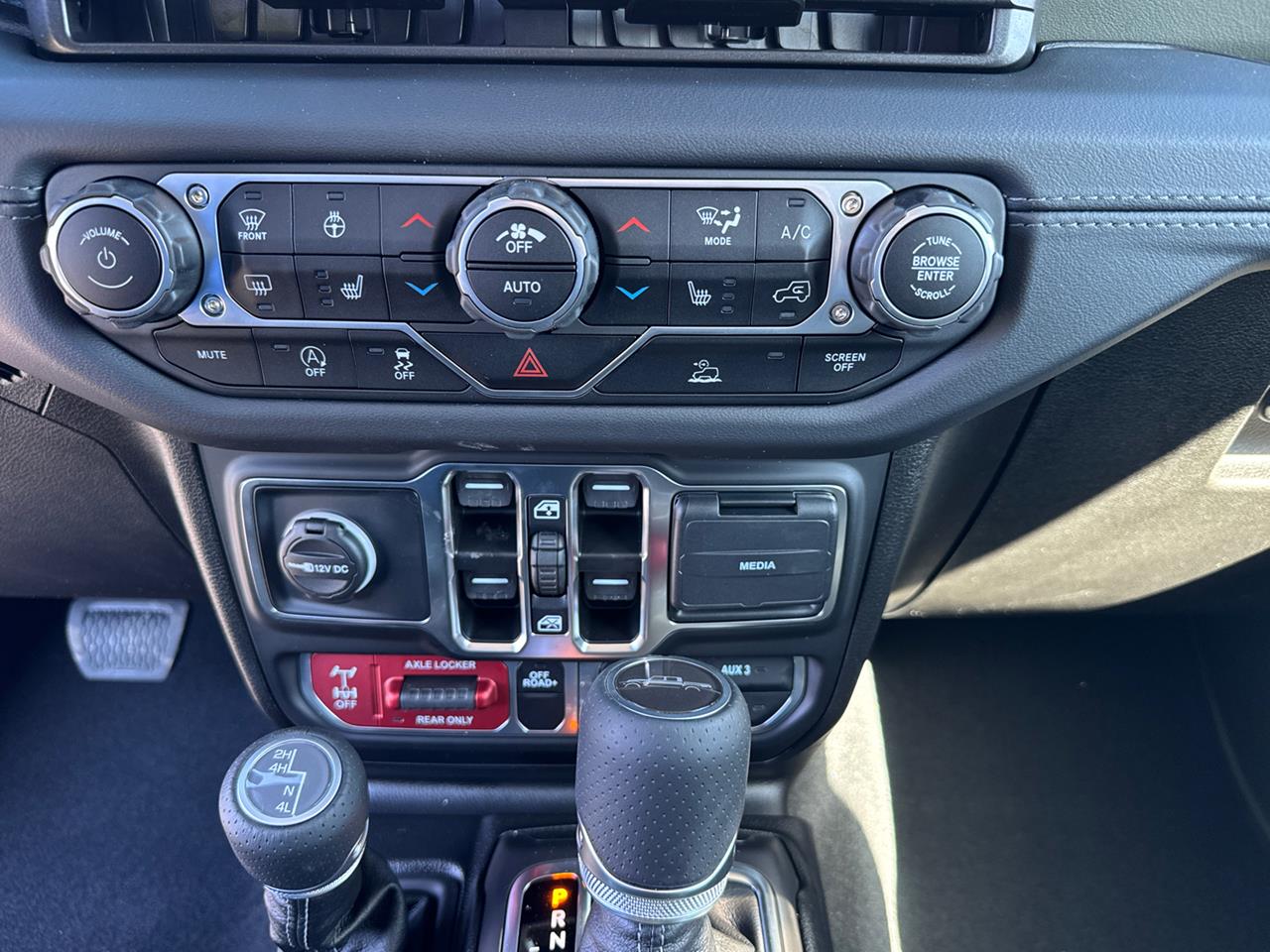 2025 Jeep Gladiator