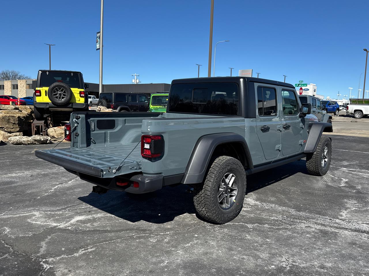 2025 Jeep Gladiator
