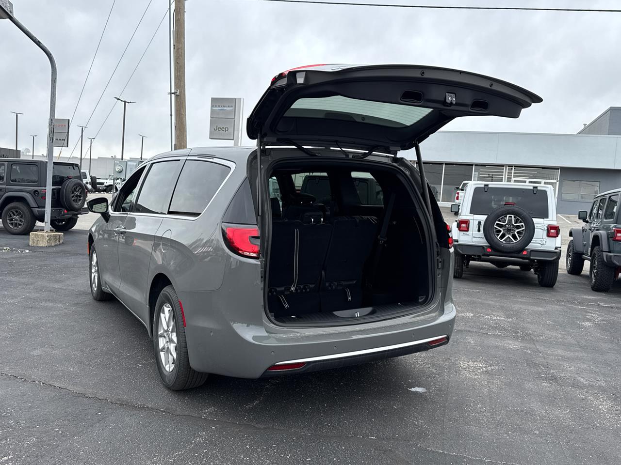 2025 Chrysler Pacifica