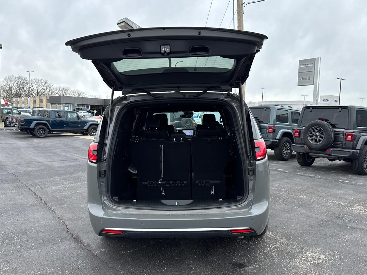 2025 Chrysler Pacifica