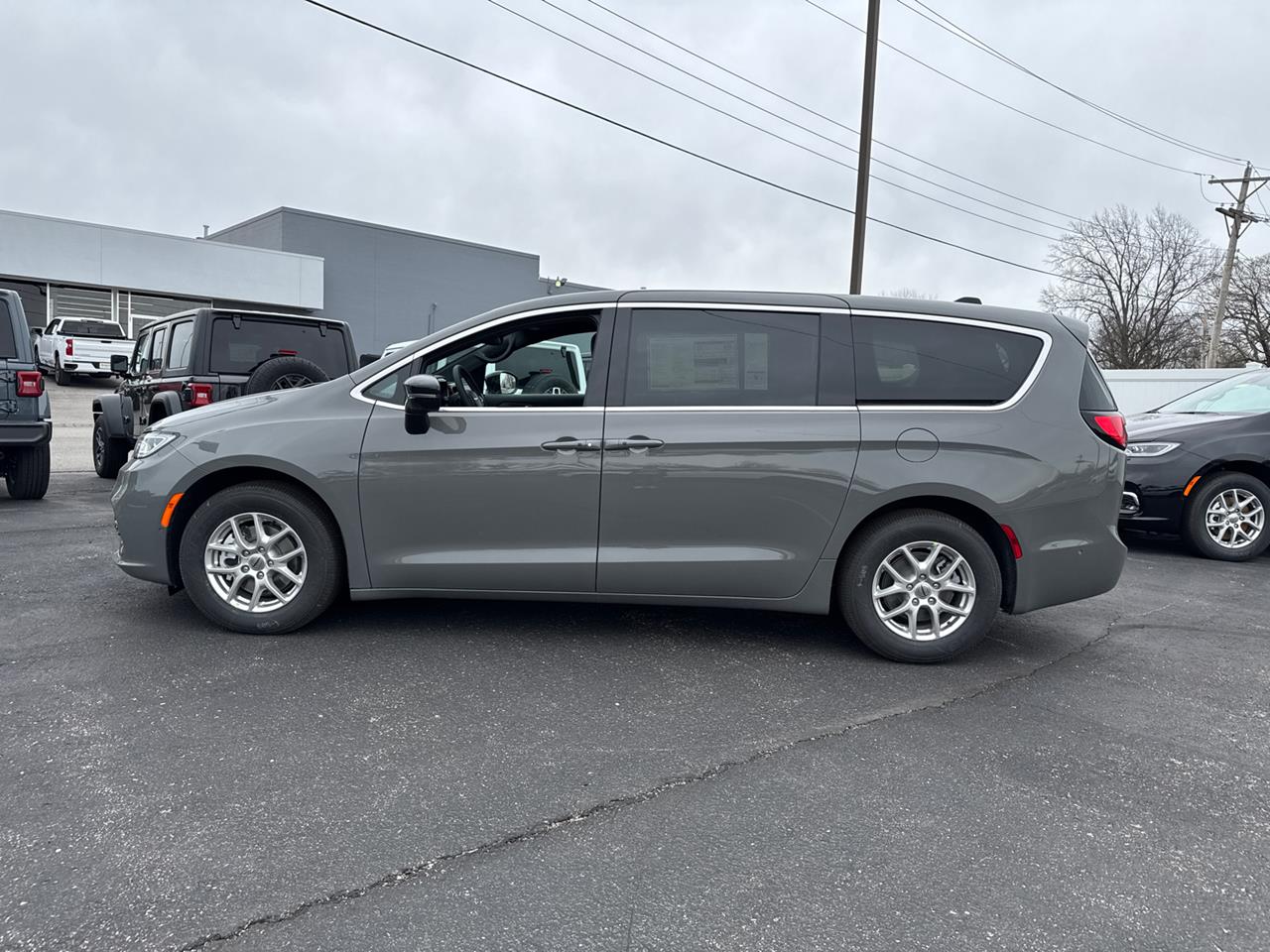 2025 Chrysler Pacifica