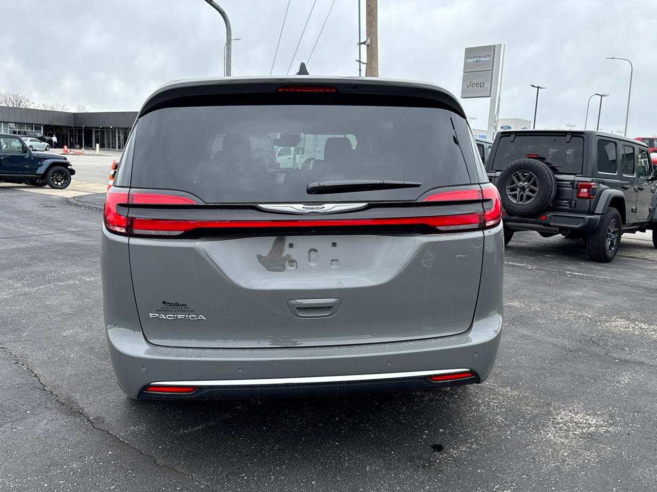 2025 Chrysler Pacifica