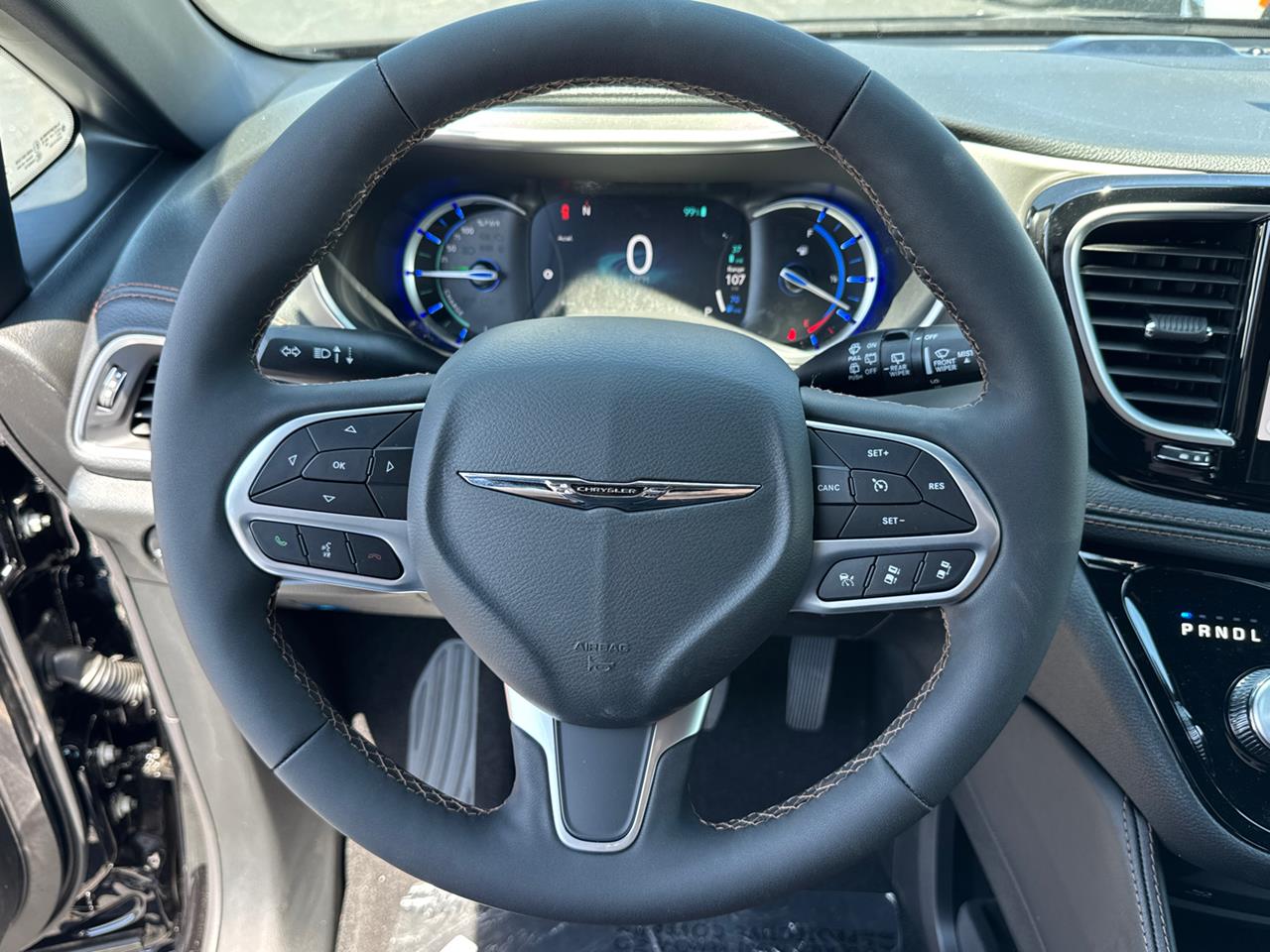 2025 Chrysler Pacifica